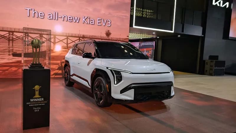 Kia EV3 Offers 320-Mile Range in a Boxy SUV Design