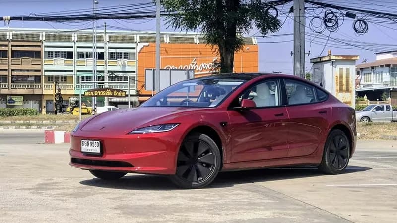 Tesla Model 3 Achieves Over 565 Miles on Single Charge with Slow Driving