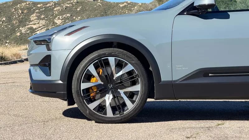 New EV Sales Fall 28% After Tax Credit Ends, Used EV Market Surges