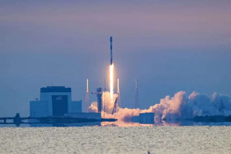SpaceX Develops Starfall, New Cargo Delivery System from Space