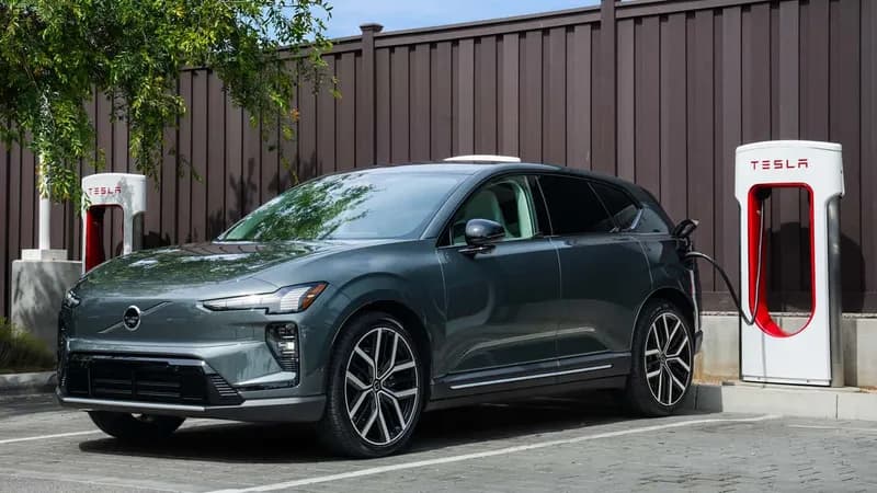 Volvo îmbunătățește EX60 și EX90 cu funcție de încărcare rapidă fără întreruperi