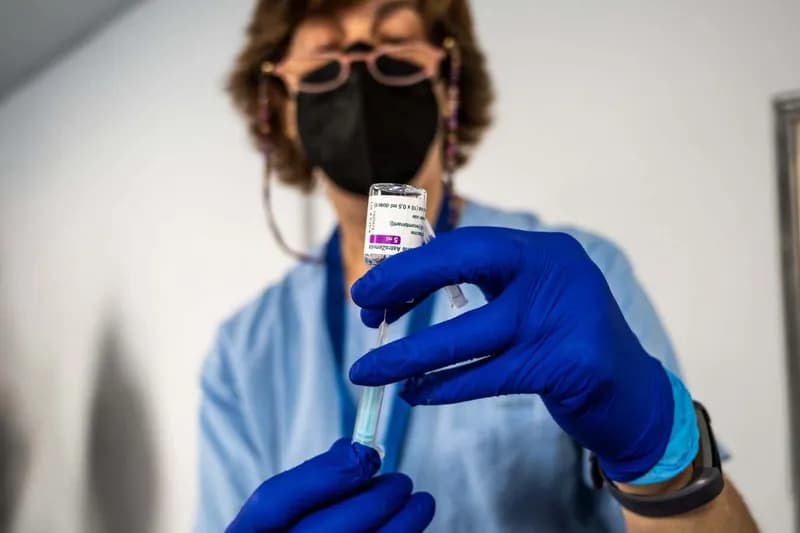 Faza ciclului menstrual poate influența eficiența vaccinului COVID-19