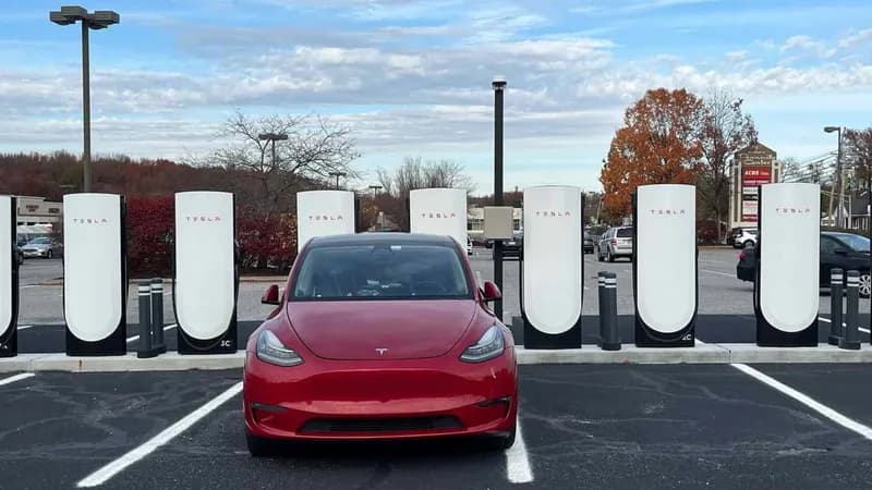 Tesla lansează un concurs cu premiul încărcare gratuită pe viață la Supercharger
