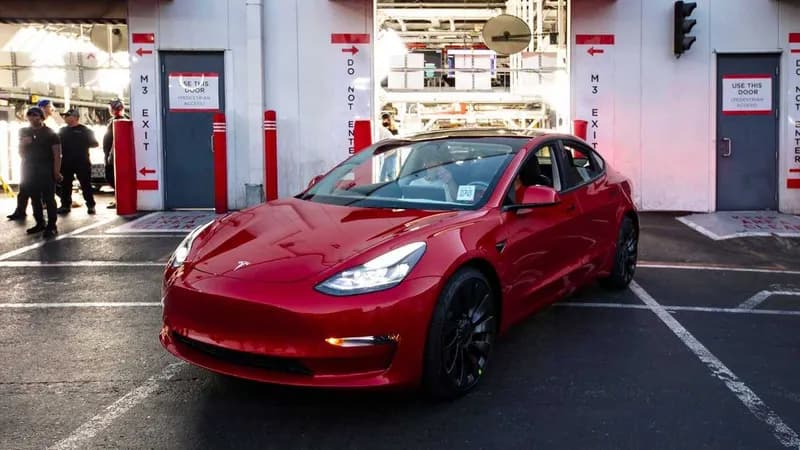 Bateria unei Tesla închiriate prezintă o degradare încetinită după o pierdere inițială de 20%