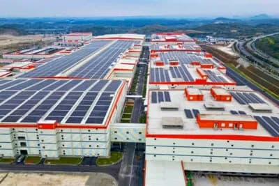 Cei mai mari producători chinezi de baterii se angajează să plătească furnizorii mai rapid