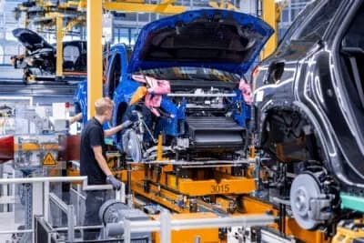 Mercedes oprește producția lui GLC electric din cauza lipsei bateriilor și a cablajelor