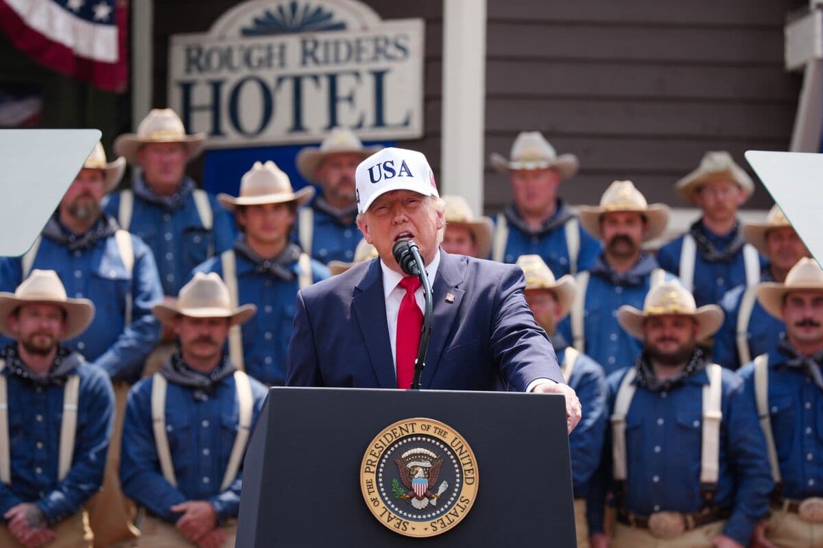 Trump Calls for Minimal AI Guardrails to Maintain U.S. Competitiveness