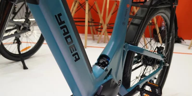 Yadea lansează Como: Bicicleta electrică cu suspensie integrală pentru naveta urbană