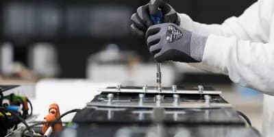 Constant Physical Pressure Could Double Lithium-Ion Battery Lifespan
