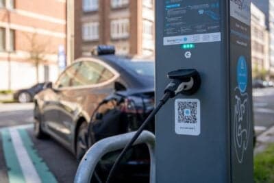 Bruxelles introduce amenzi pentru blocarea stațiilor de încărcare a vehiculelor electrice