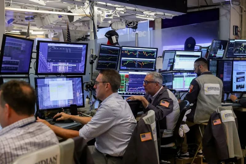 Tech Sector Leads US Stock Recovery Amid Geopolitical Tensions