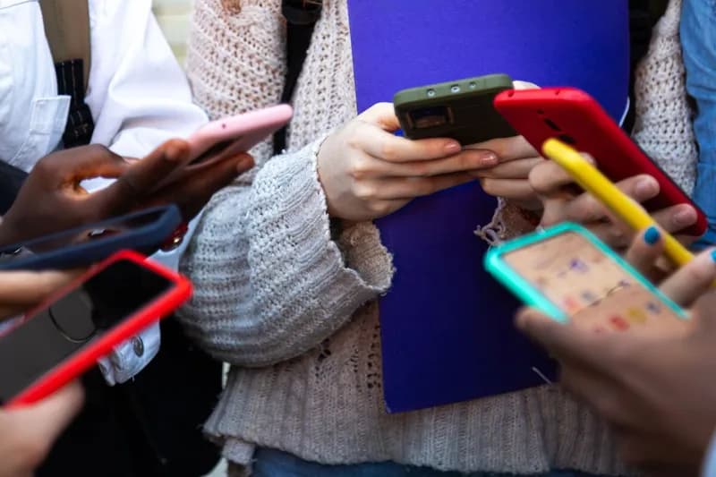 UE propune noi restricții privind accesul copiilor la rețelele sociale
