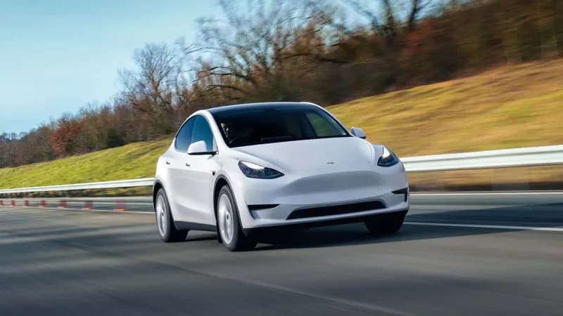 Testele pe termen lung dezvăluie degradarea autonomiei și a vitezei de încărcare pentru Tesla Model Y