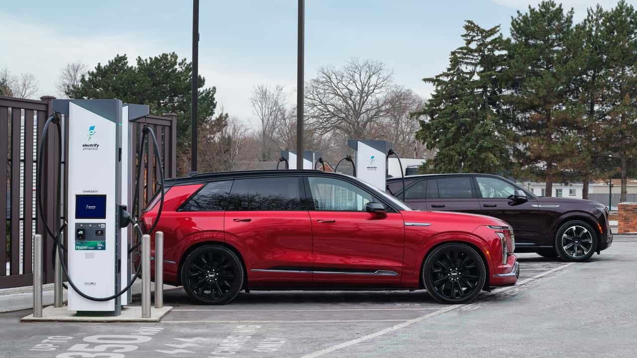 U.S. EV Fast-Charging Expansion Slows Slightly in Q2 Despite Robust Growth