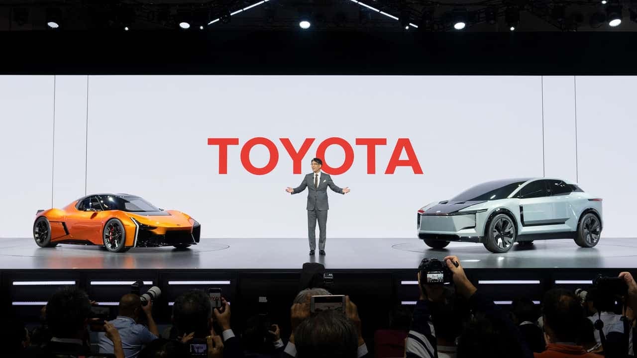 Președintele Toyota îndeamnă producătorii japonezi să se unească împotriva concurenței chineze pe piața vehiculelor electrice