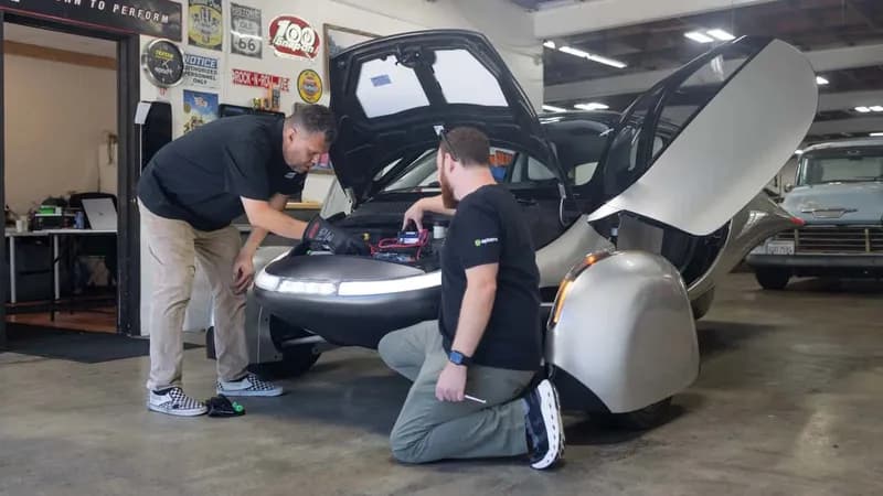 Aptera evită rețelele tradiționale de service pentru un nou model de suport dedicat vehiculelor solare