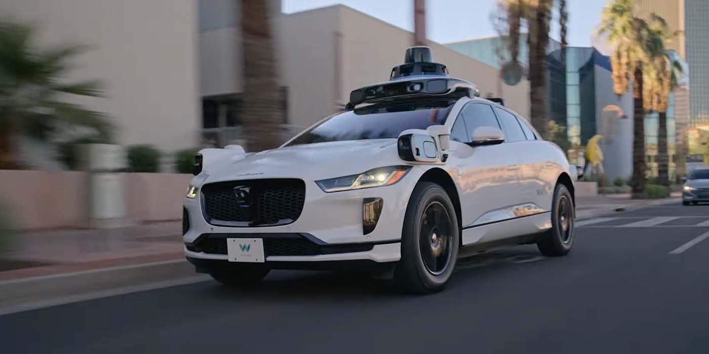 Taxiurile autonome Waymo depășesc șoferii umani în studiile de siguranță