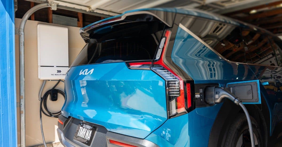 Massachusetts lansează un program prin care proprietarii de vehicule electrice vor fi plătiți pentru susținerea rețelei electrice