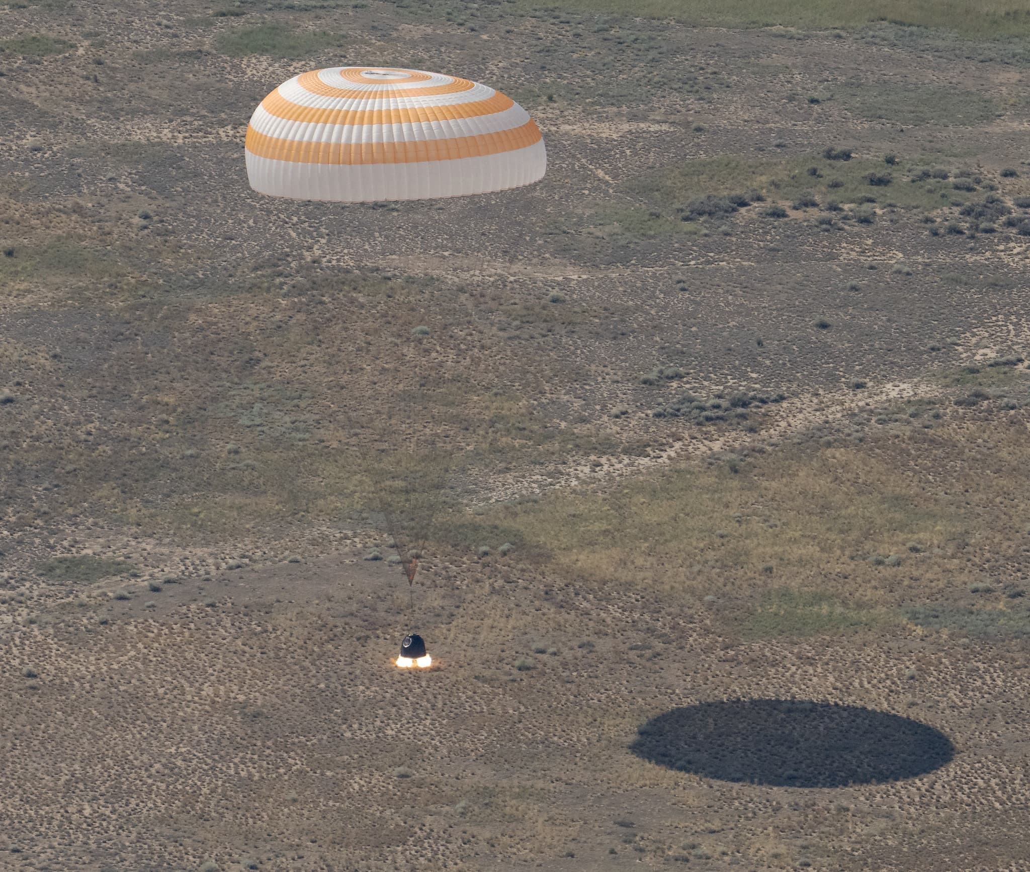 Astronautul NASA Chris Williams și echipajul său au revenit pe Pământ după o misiune de opt luni