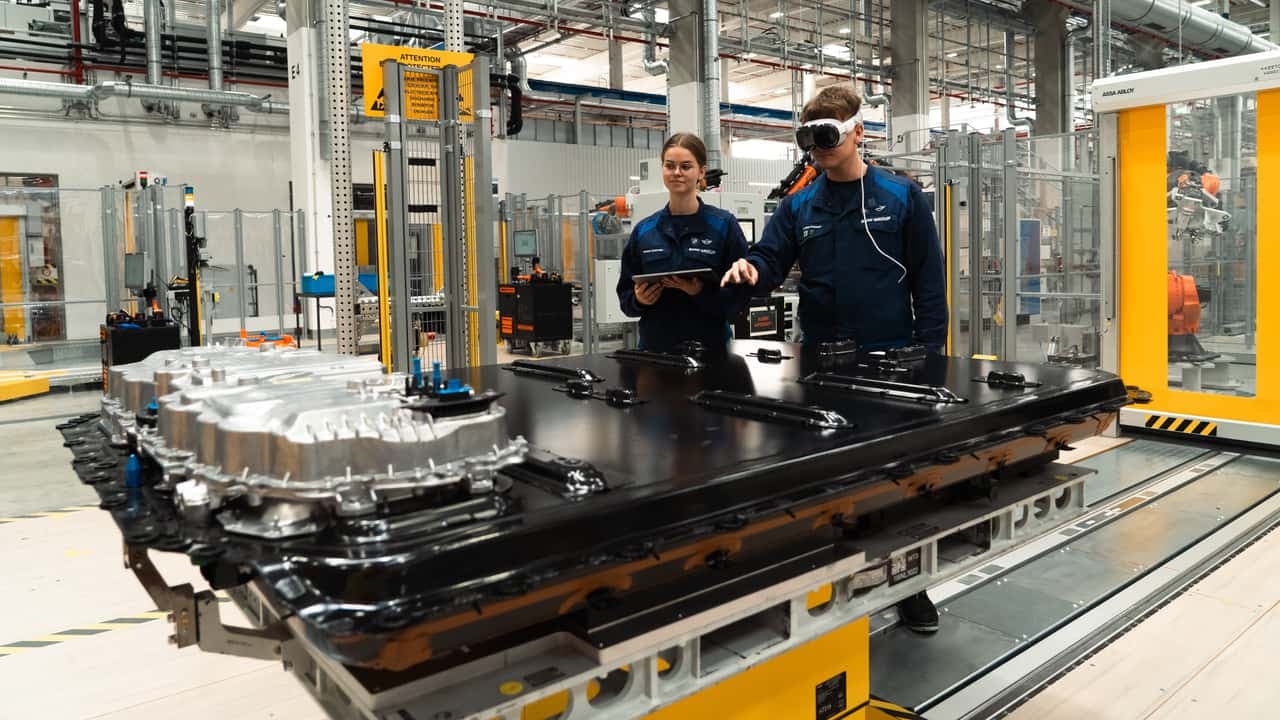 BMW își extinde prezența în SUA prin producția localizată de baterii pentru modelul iX5