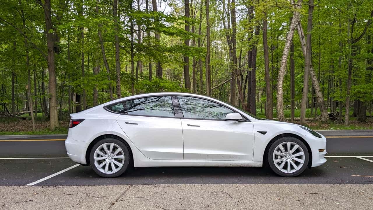 Actualizarea FSD V14 Lite de la Tesla provoacă supraîncălzirea computerelor de bord