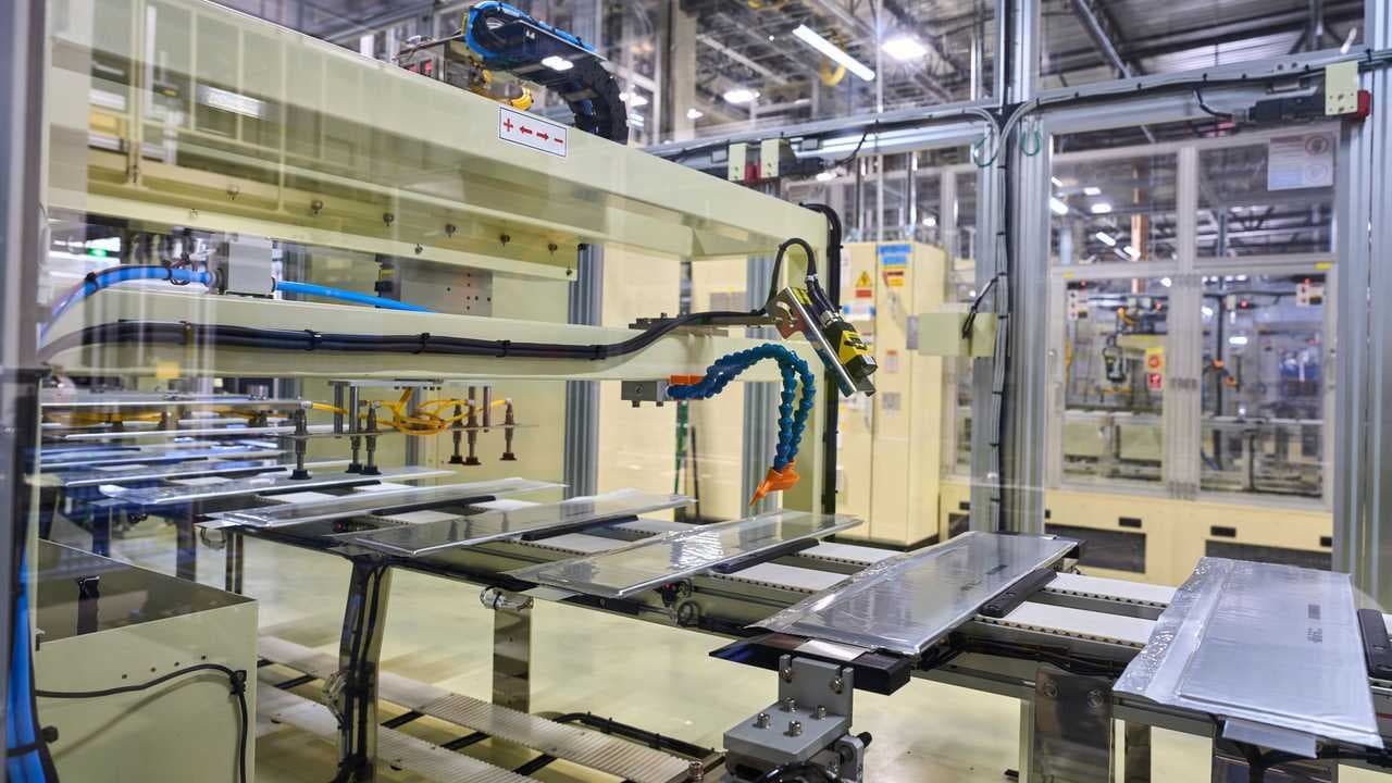 GM And LG Restart EV Battery Production In Ohio After Seven-Month Shutdown