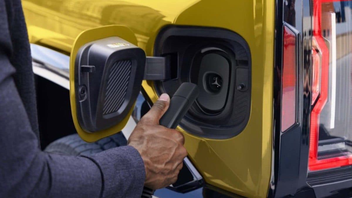 Vehiculele electrice GM se vor alătura rețelei de Supercharger-uri Tesla în 2027