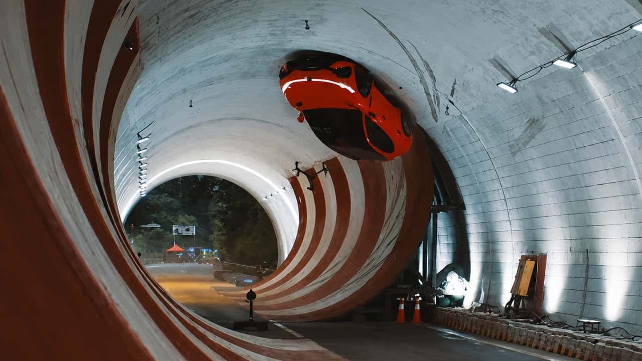 Chinese Electric SUV Recreates Mercedes' Controversial Tunnel Loop Stunt