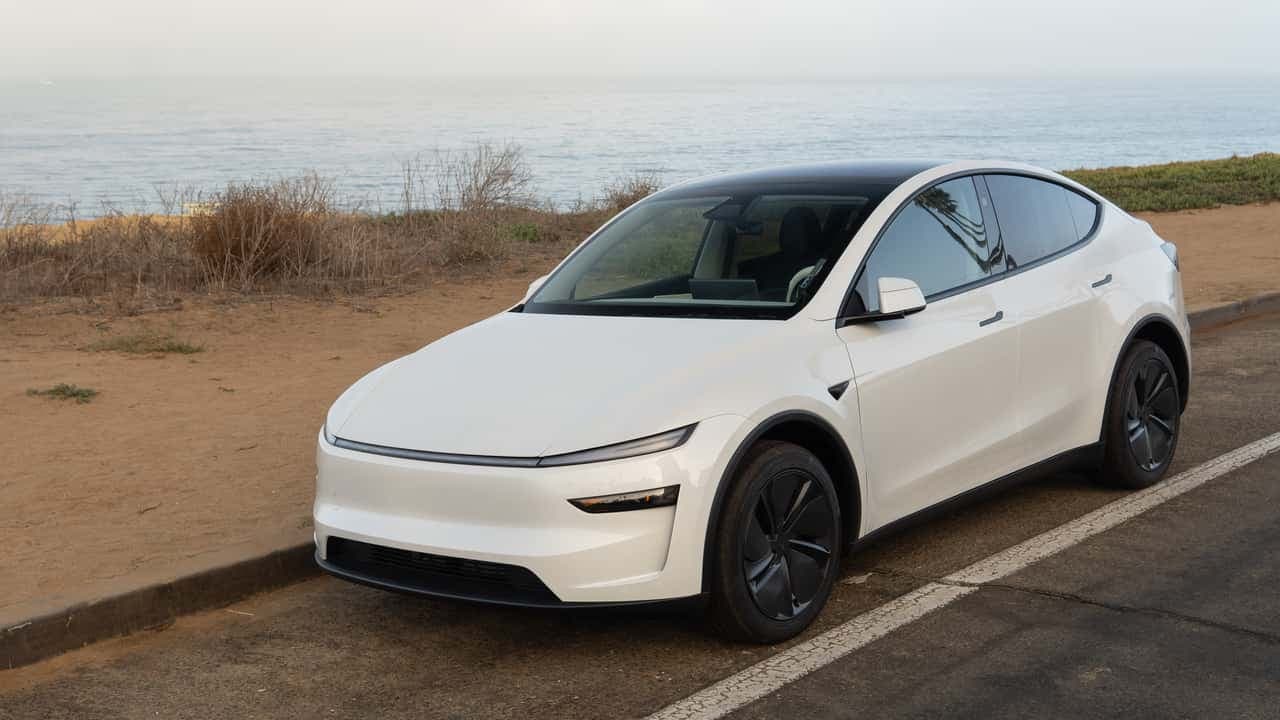 Tesla adaugă funcționalitatea Vehicle-to-Load la Model Y