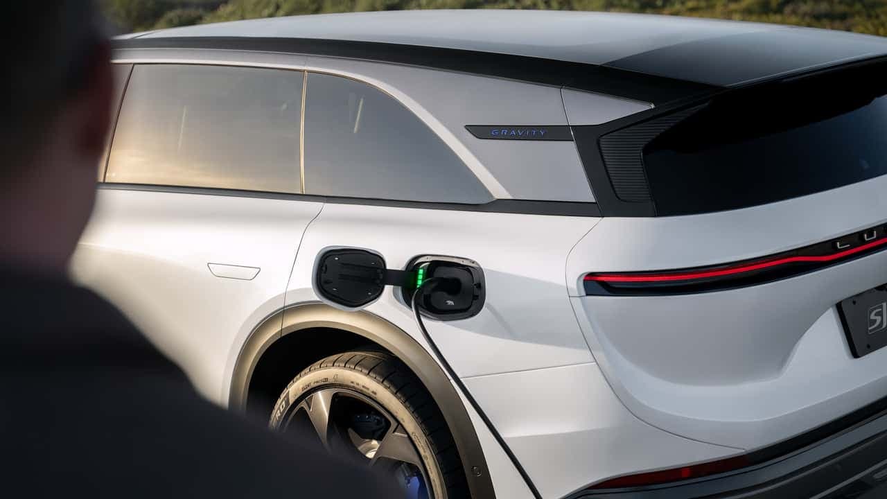 Lucid Gravity Unveils Vehicle-To-Vehicle Charging Capabilities