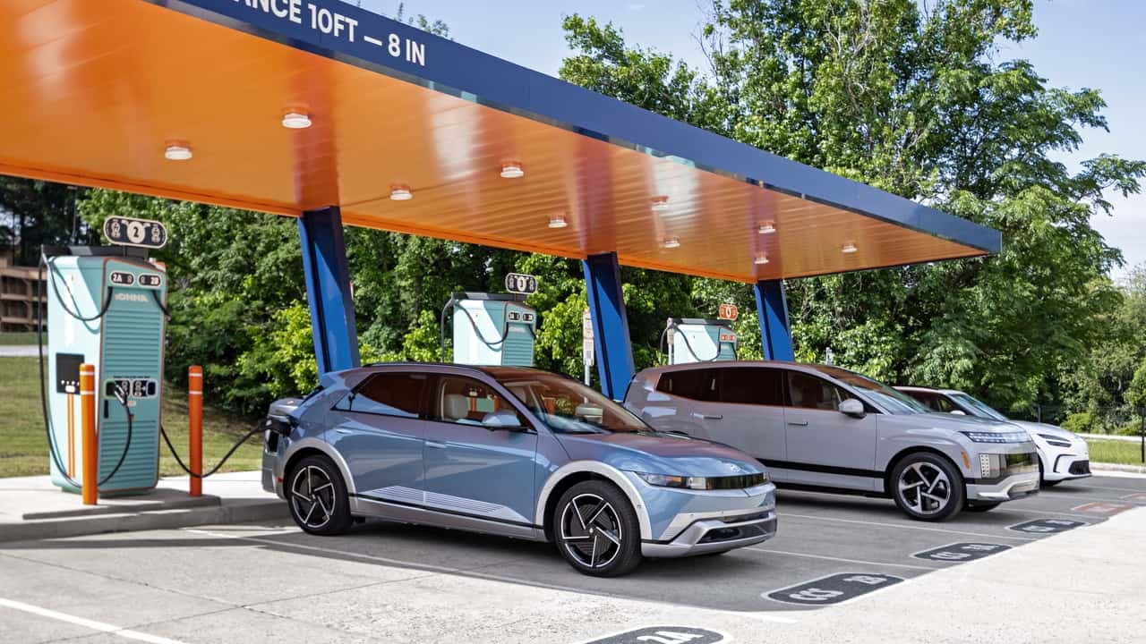 Descoperă reduceri mari pentru EV-urile Hyundai și Genesis la stațiile Ionna