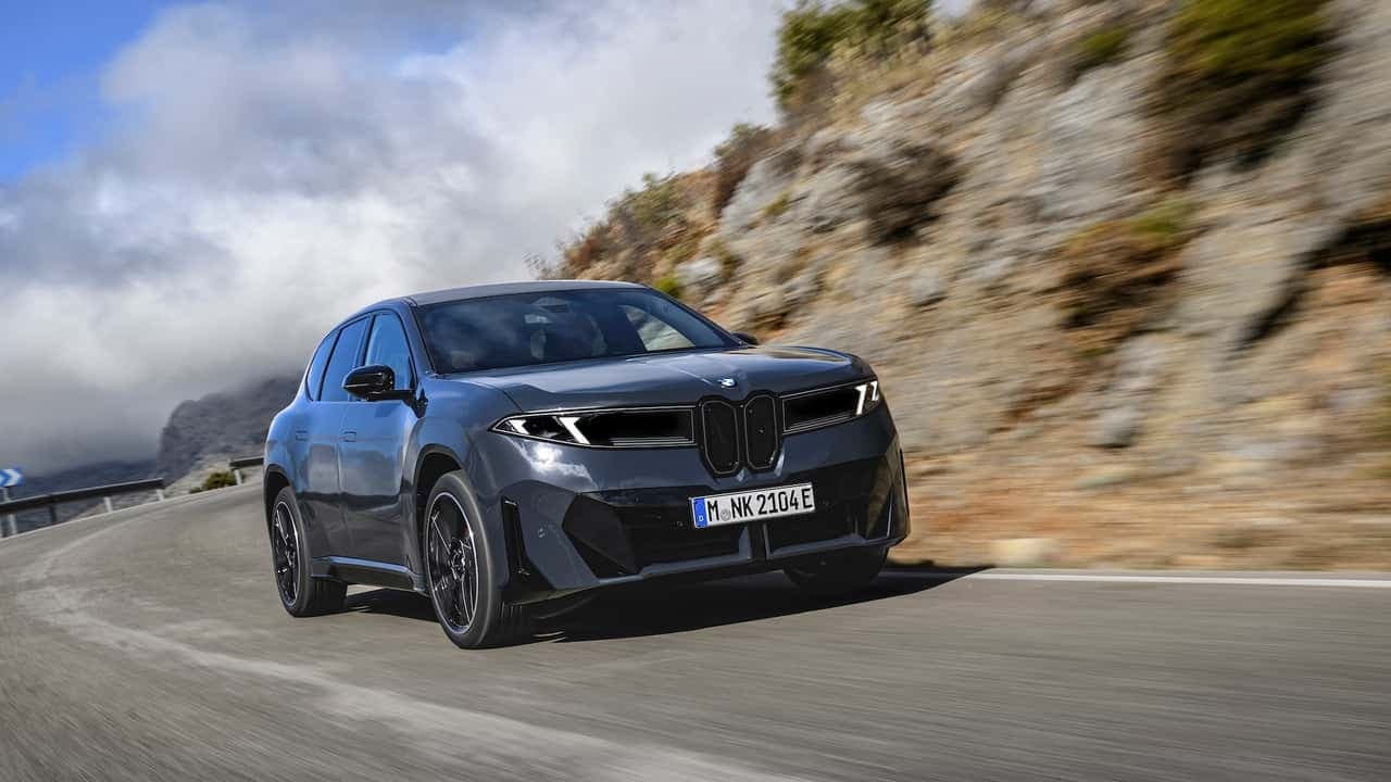 BMW sărbătorește atingerea unui milion de vânzări de vehicule electrice, concentrându-se pe iX3