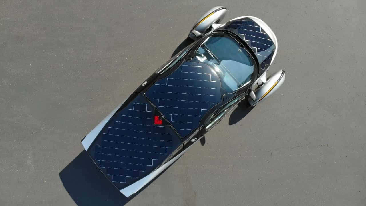 Aptera, vehiculul electric solar, promite o autonomie de 47 mile din energie solară în noi teste