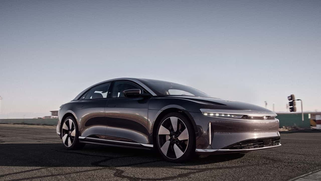 Lucid Motors rechemează peste 27.000 de sedanuri Air din cauza riscului de incendiu