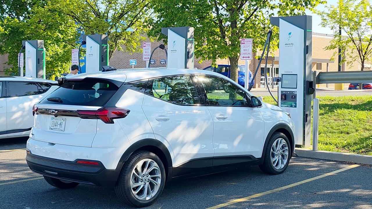 Test de autonomie pe autostradă: cum se comportă Chevrolet Bolt 2027 în condiții reale