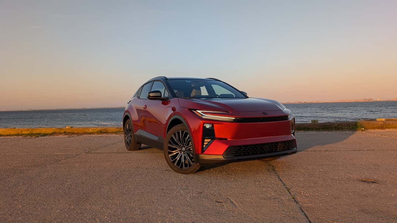 Toyota recheamă 10.000 de unități C-HR EV din cauza riscului de oprire bruscă a motorului