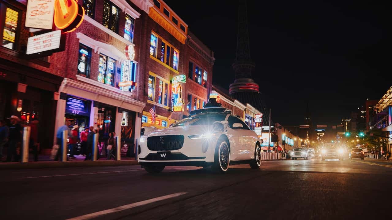 Waymo își extinde operațiunile autonome în Nashville prin integrarea cu platforma Lyft