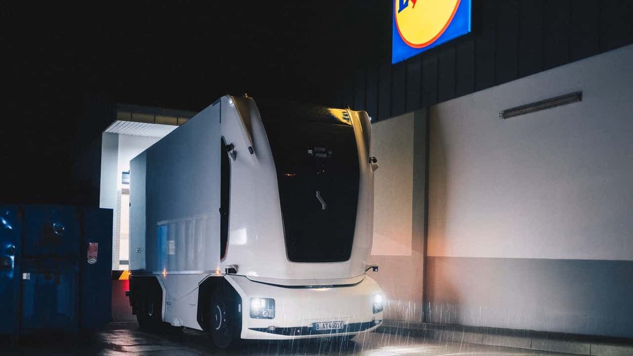 Lidl și Einride lansează primul camion autonom fără cabină din Germania