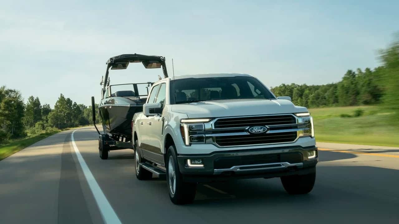 Modelul F-150 din 2027 revoluționează tractarea cu tehnologia Ford de condus hands-free