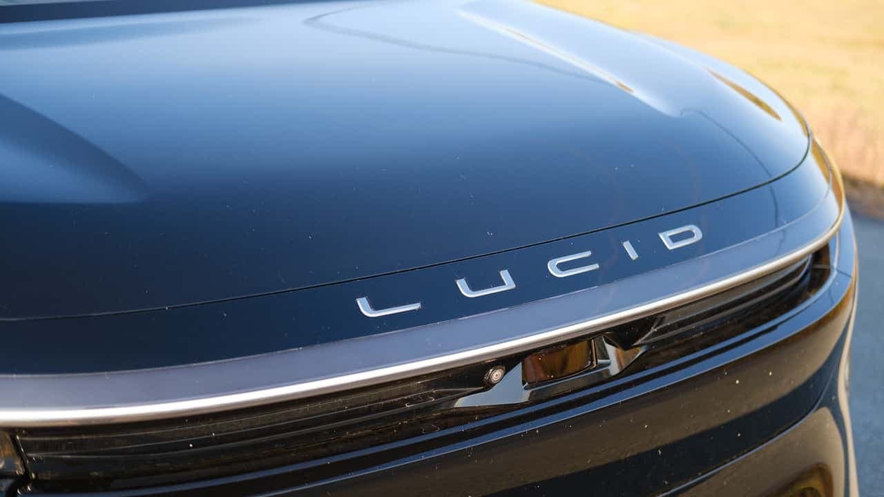 Lucid și Bolt vor lansa 25.000 de robotaxiuri în Europa