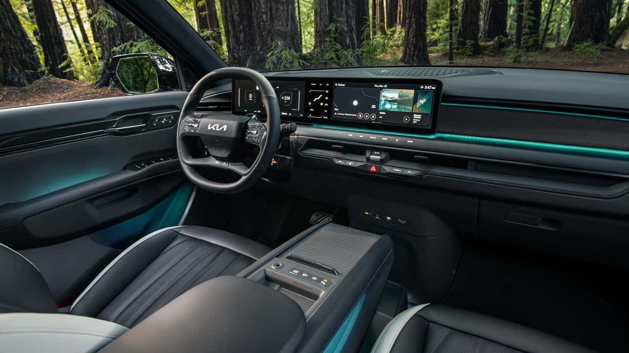 Congress Pushes to Mandate AM Radio in All New Electric Vehicles
