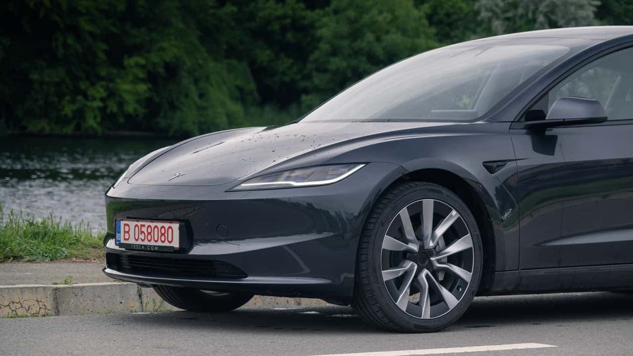 Realitatea din spatele titlurilor de „daună totală” pentru Tesla: o analiză a pieței