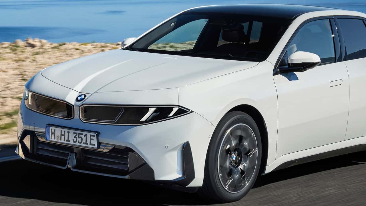 BMW Shifts Gears: Neue Klasse Platform to Spawn Entry-Level EV by 2028