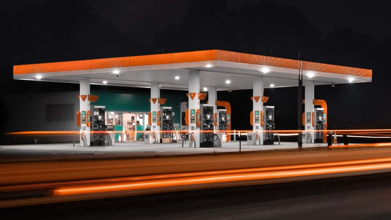 The Century-Long Reign Ends: Gas-Powered Vehicles Slip Below 50% Global Market Share