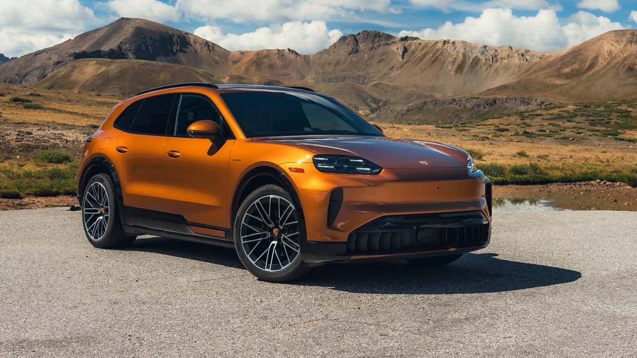 Electric Superiority: Porsche Cayenne EV Outpaces Audi RS Q8 in Performance Showdown